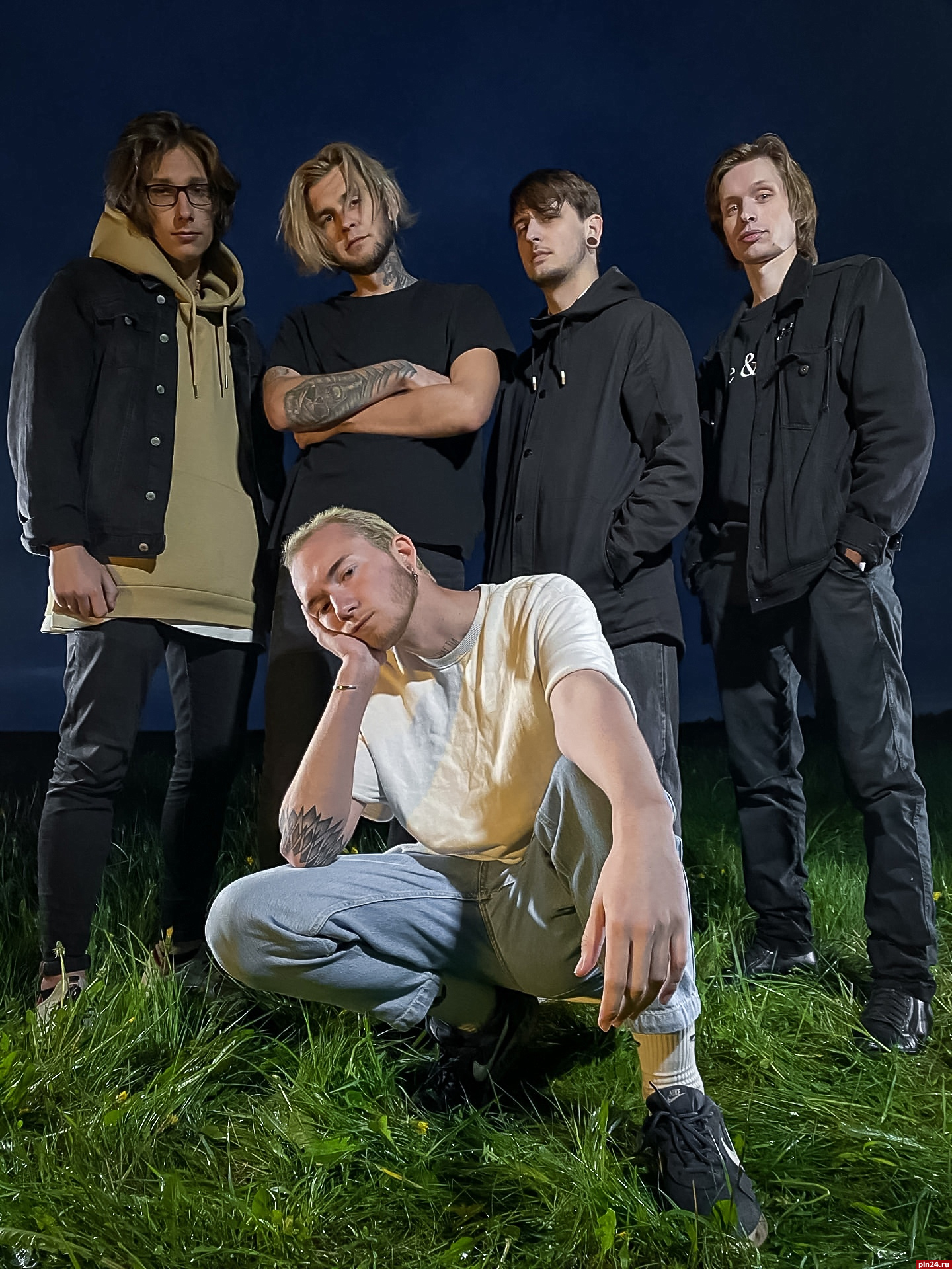 Группа премьер-министр новый состав. Группа как есть. Группа как есть. Группа премьер-министр 1998. Есть есть есть участники.