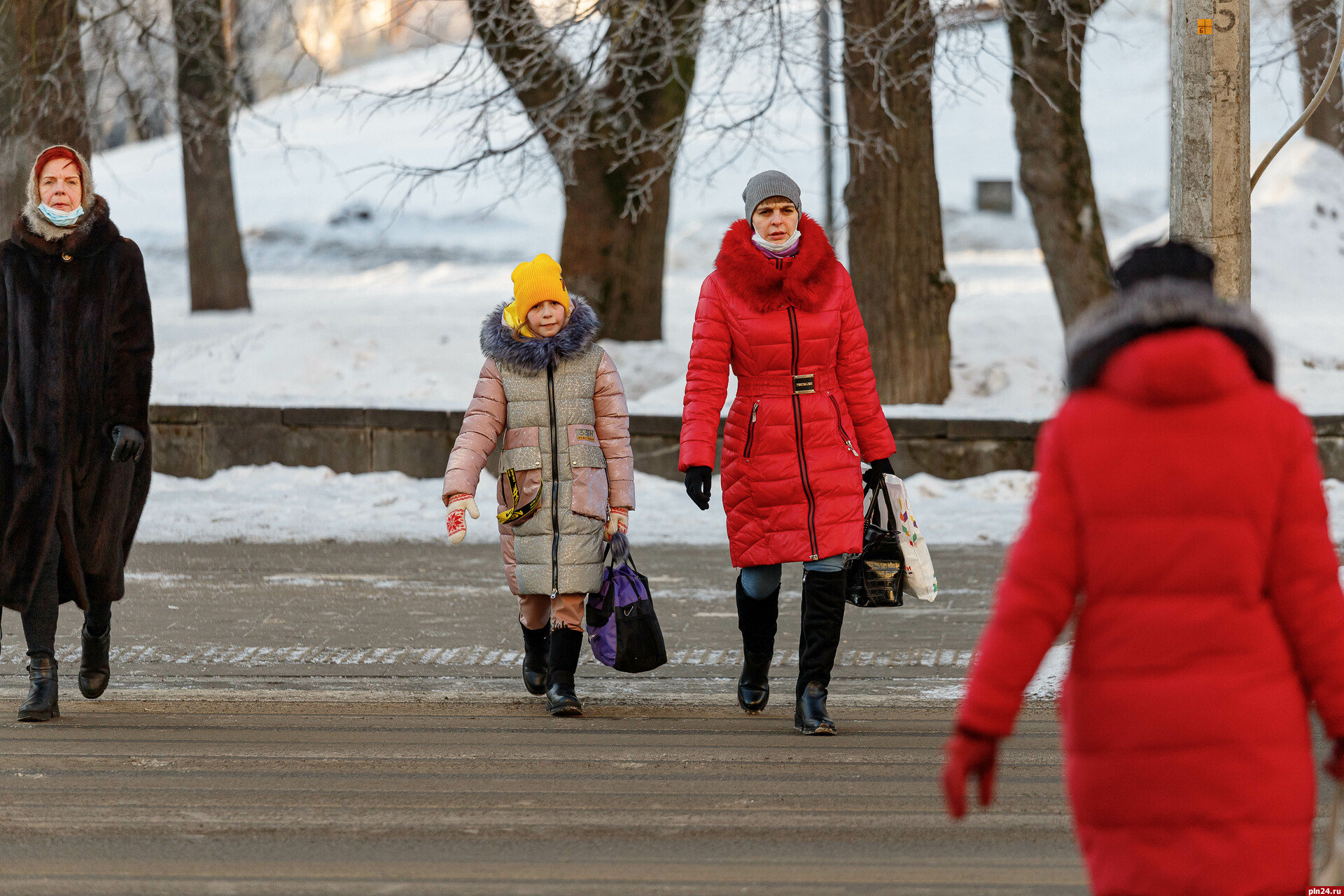 Дата сегодня фото. С последним днем февраля. Февральские выходные. Вести Псков 23 02 2022. Москва в феврале.