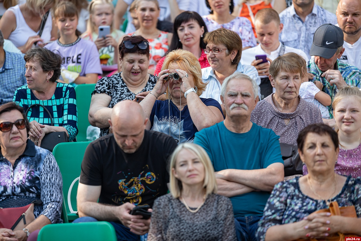 Какими качествами должны обладать настоящие мужчины и женщины, рассказали  псковичи : Псковская Лента Новостей / ПЛН