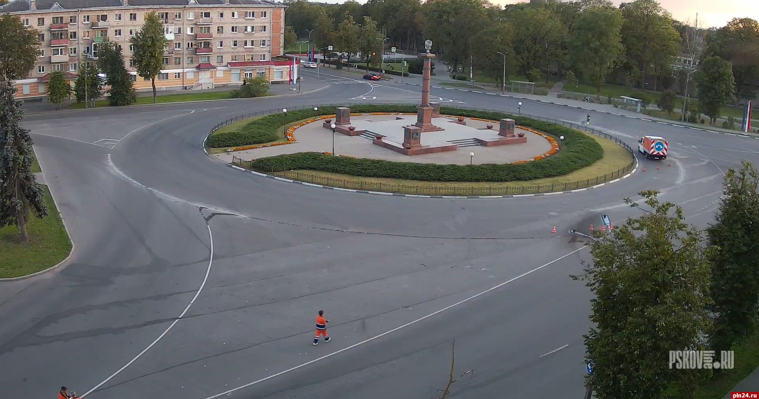 Псков площадь победы фото