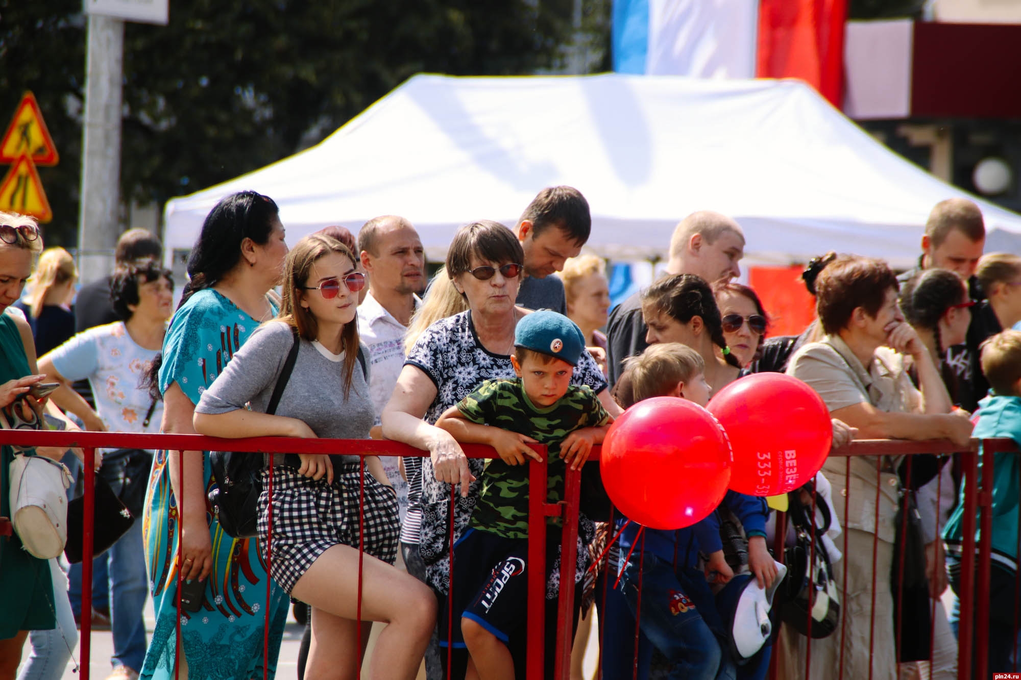 Что сегодня за праздник 13 июля. День города Псков. Псков праздники. День города Пскова торговля.